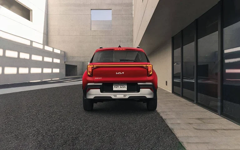 kia sonet red rear