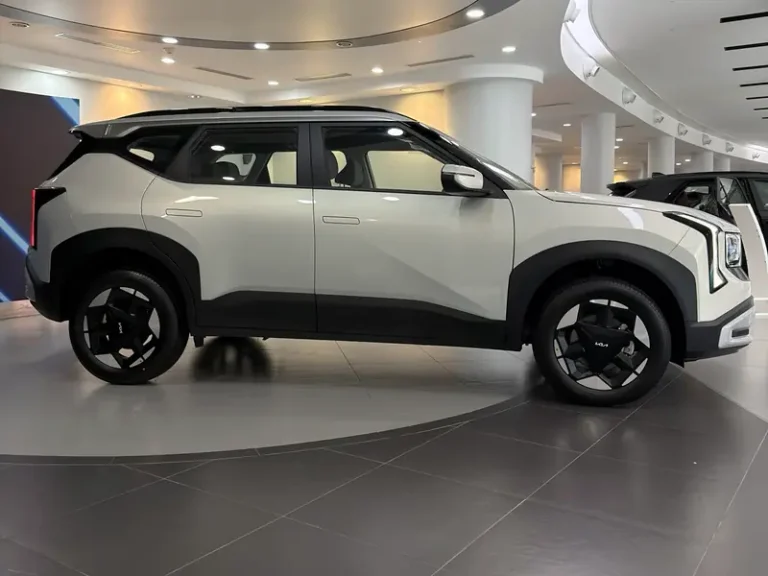 2027 Kia Seltos side profile at the Phillip Street, Port of Spain showroom