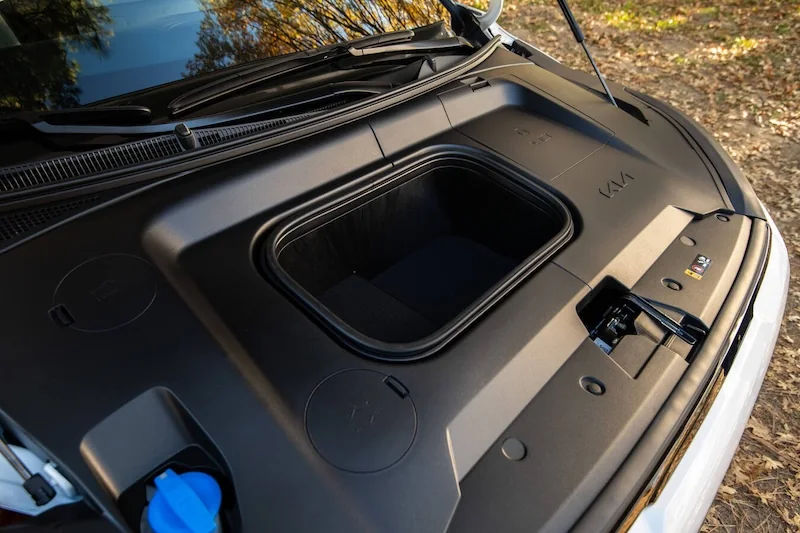 Kia EV3 front storage compartment under the bonnet