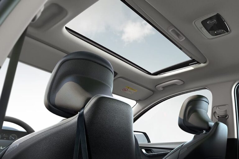 Kia Niro cabin with sunroof open