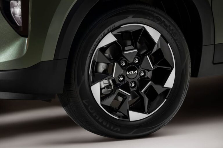 Kia Sonet 16-inch alloy rim