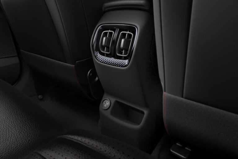 Kia Sonet rear air conditioning vents and USB charging port